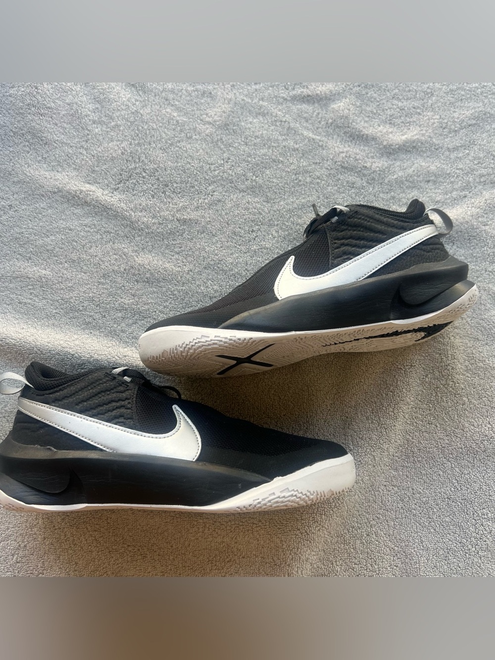 Nike kid team hustle d10 GS basketball shoes